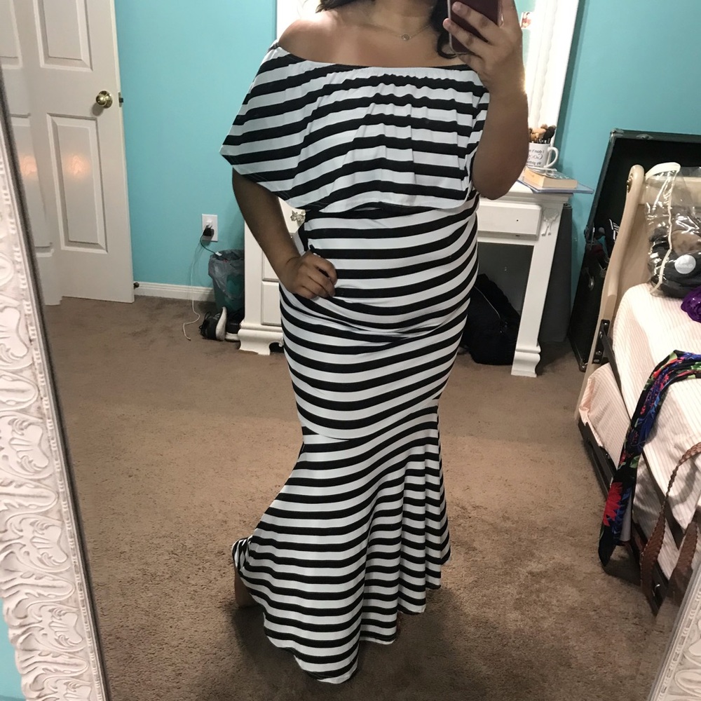 Dress - Picture 1 of 3